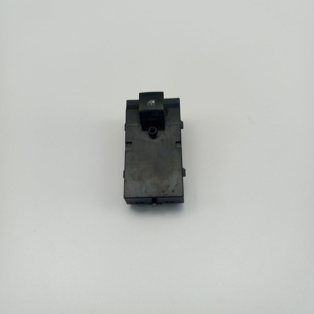 Бутон ел. стъкла предна дясна врата Opel Astra K 5-врати