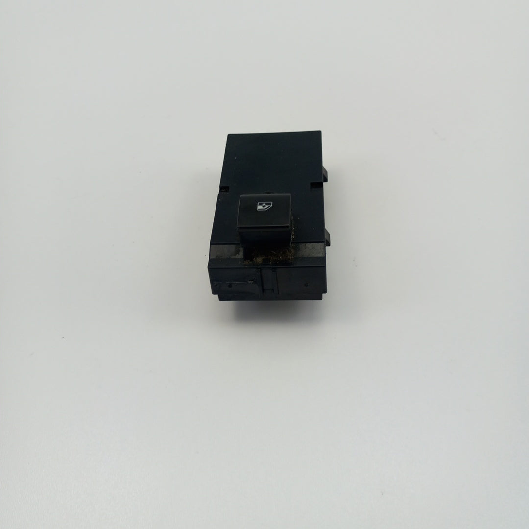 Бутон ел. стъкла предна дясна врата Opel Astra K 5-врати