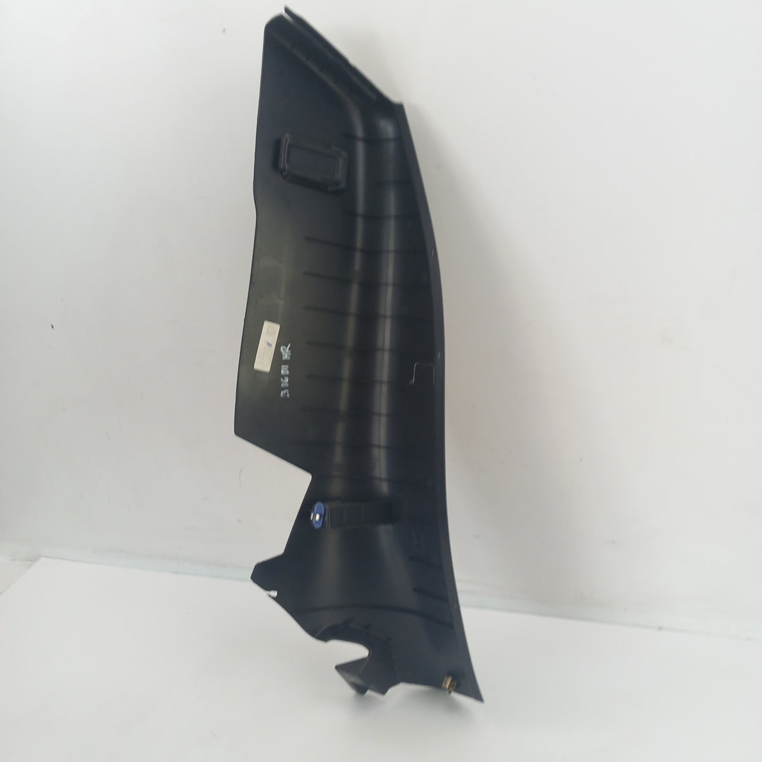 Кора задна колона дясна черна долна Opel Astra K 5-врати