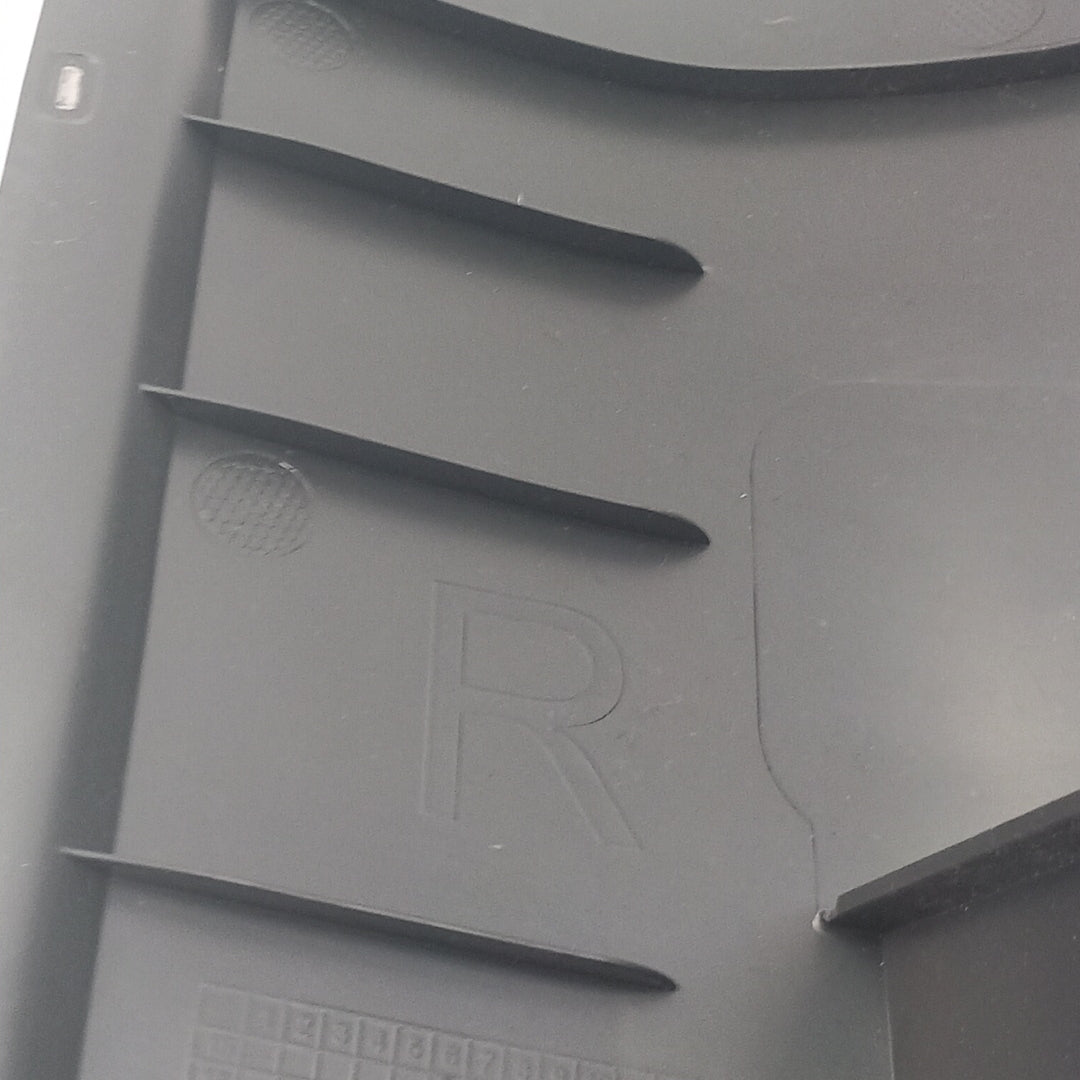 Кора задна колона дясна черна долна Opel Astra K 5-врати