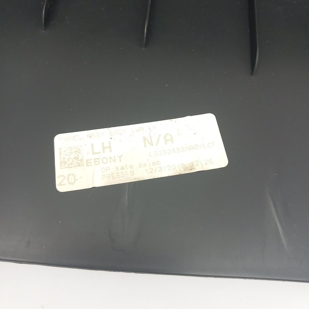 Кора задна колона лява черна долна Opel Astra K 5-врати