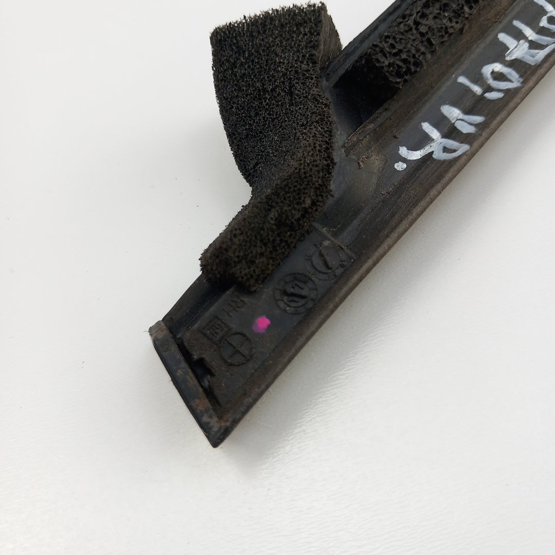 Лайстна стъкло на врата предна дясна външна Opel Crossland X