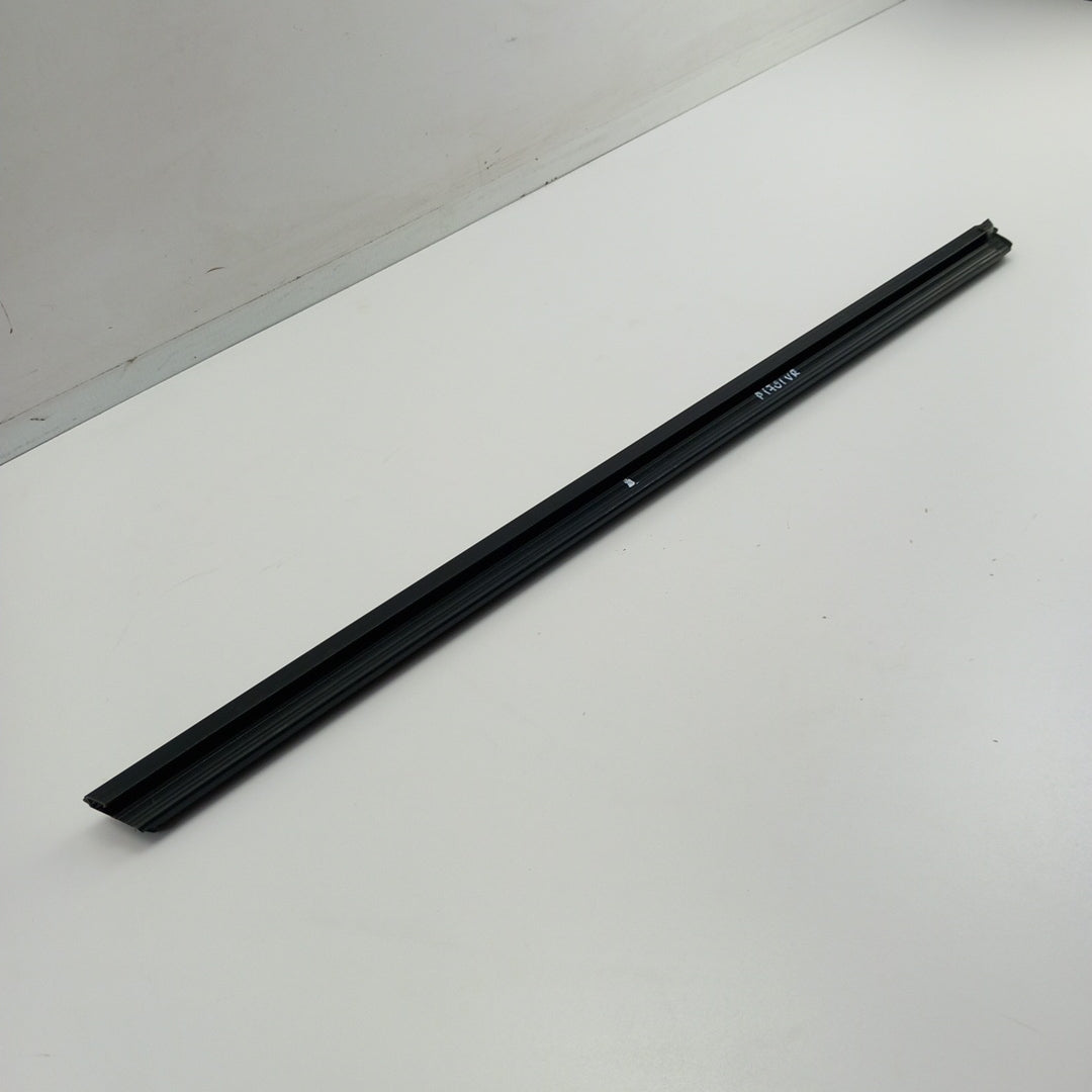 Лайстна стъкло на врата предна дясна вътрешна Opel Crossland X