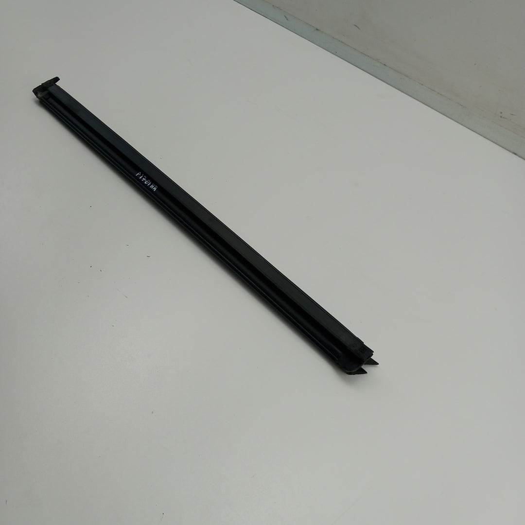 Лайстна стъкло на врата задна лява вътрешна Opel Crossland X