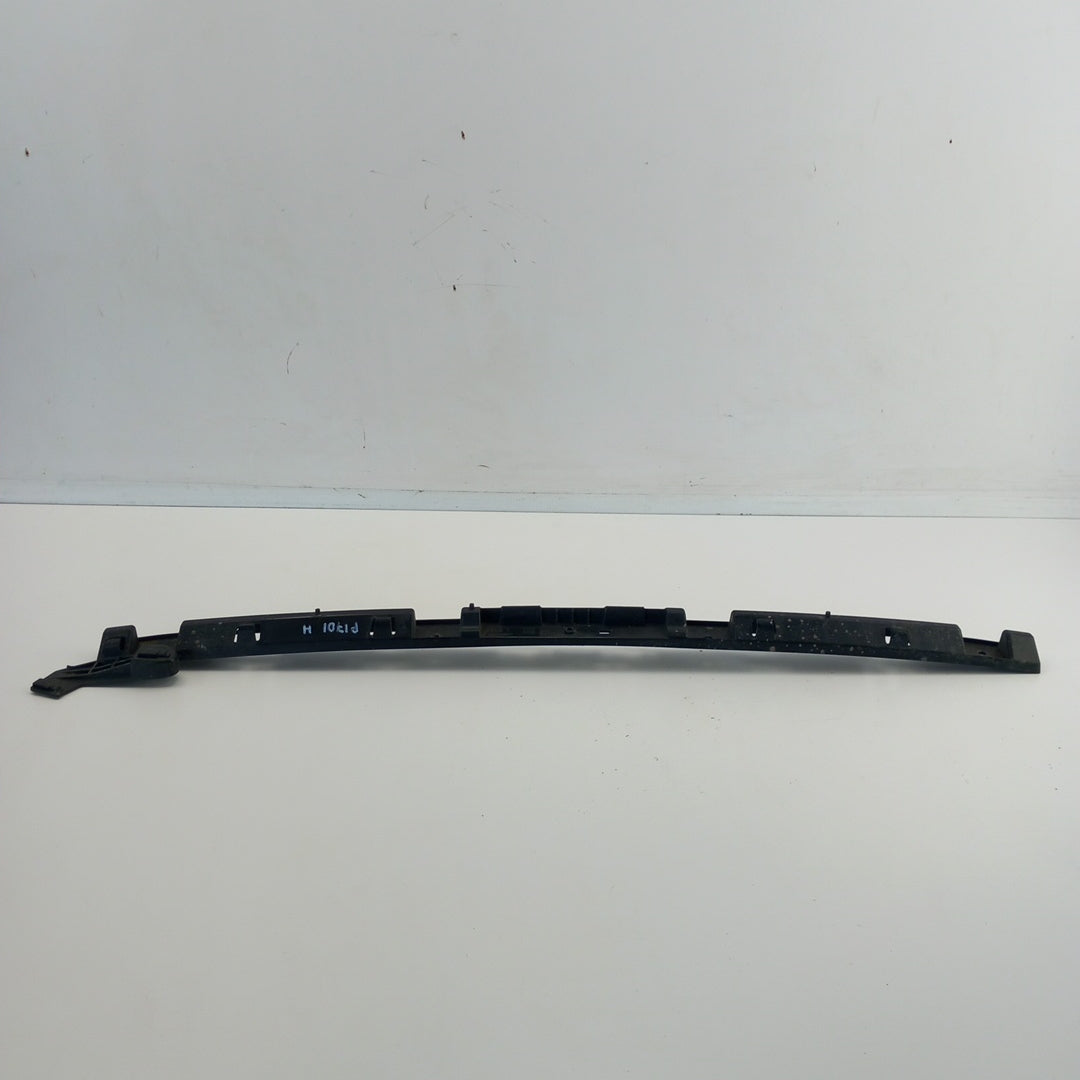 Водач задна броня централен Opel Crossland X