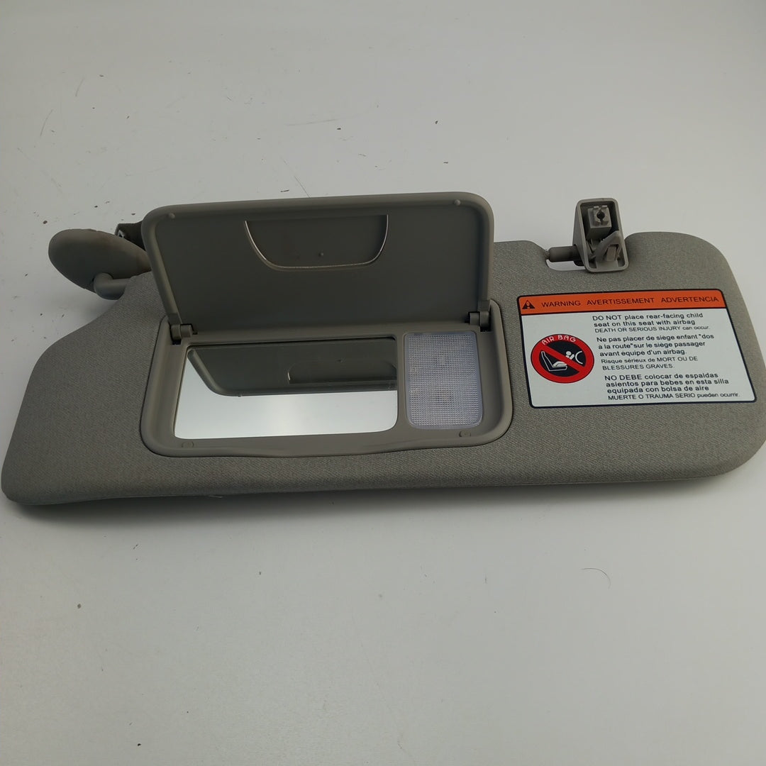 Сенник ляв с огледално осветен RHD Titanium Bright Opel Antara