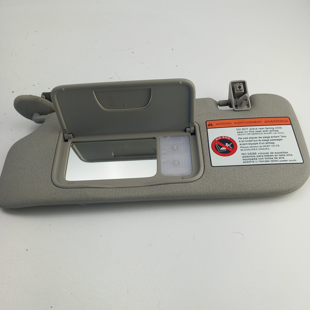 Сенник ляв с огледално осветен RHD Titanium Bright Opel Antara