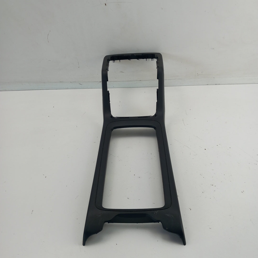 Пластмаса средна конзола дефект Opel Antara