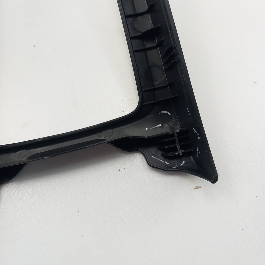 Пластмаса средна конзола дефект Opel Antara