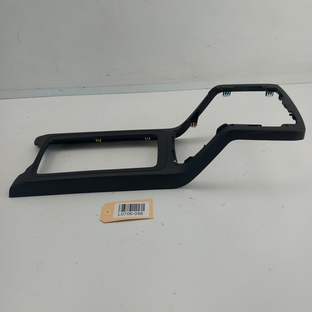 Пластмаса средна конзола дефект Opel Antara