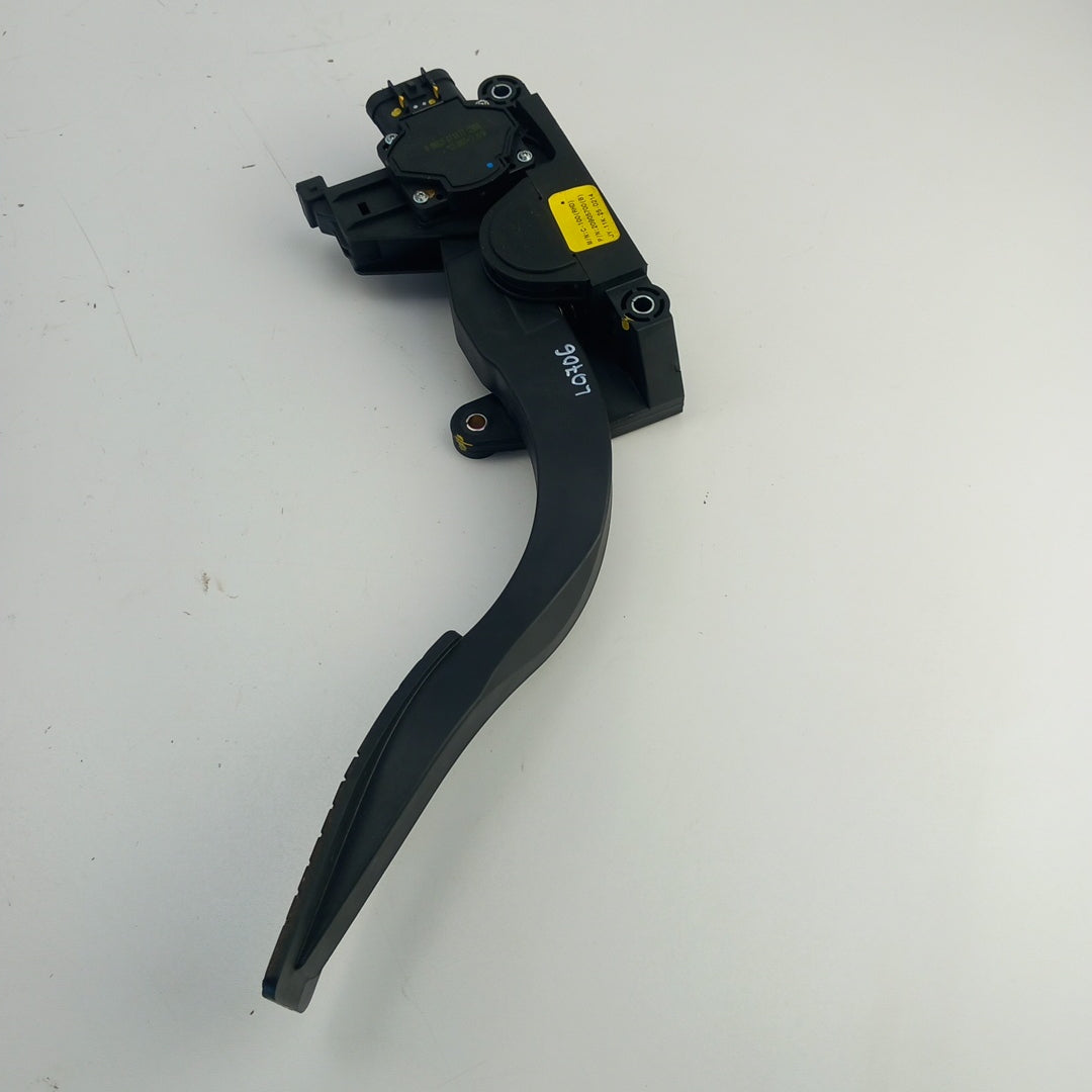 Педал газ RHD Opel Antara