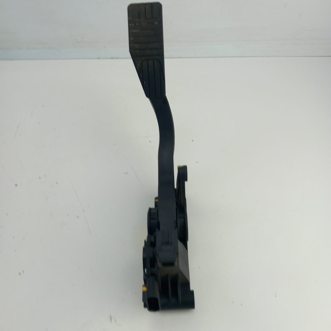 Педал газ RHD Opel Antara