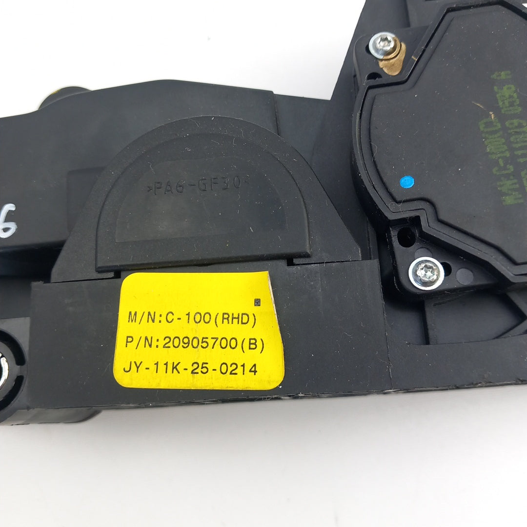 Педал газ RHD Opel Antara