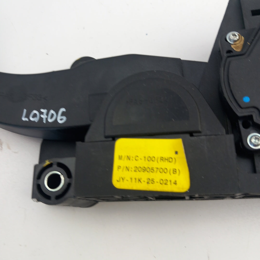 Педал газ RHD Opel Antara