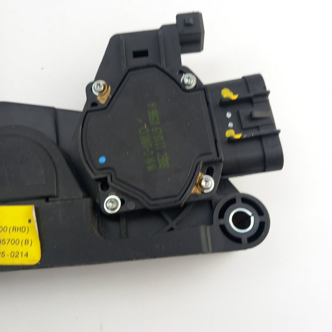 Педал газ RHD Opel Antara