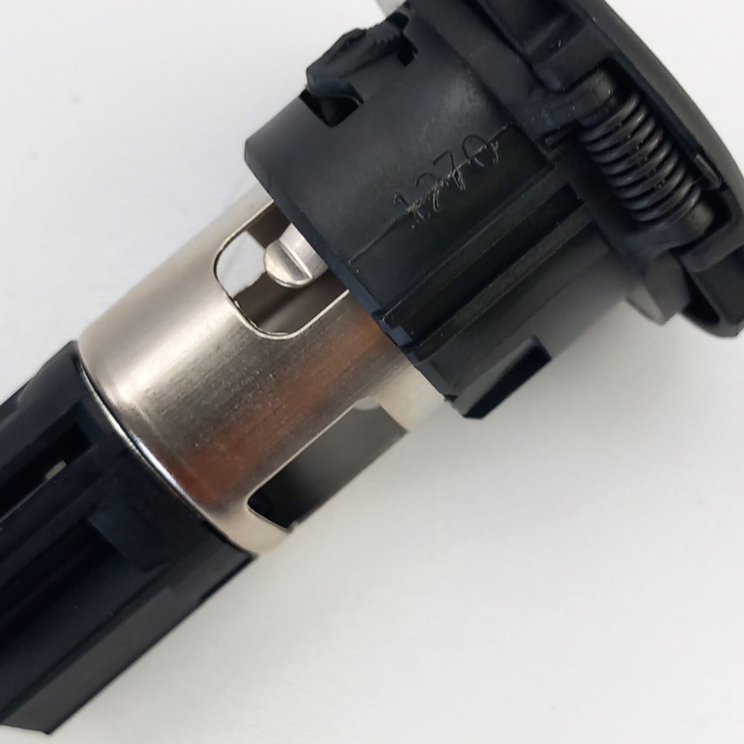 Букса аксесоари 12V отзад Opel Antara