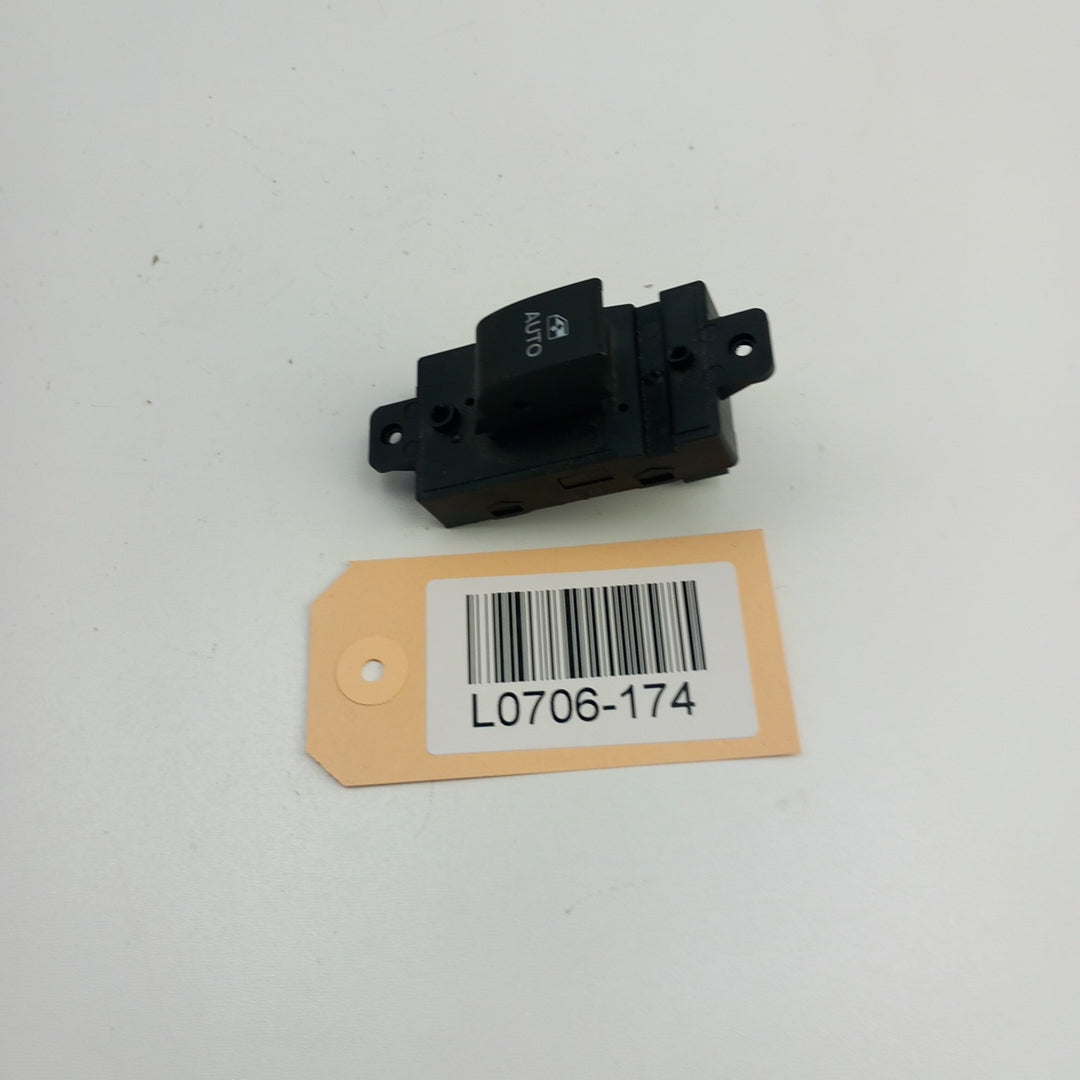 Бутон ел. стъкла предна дясна врата Opel Antara