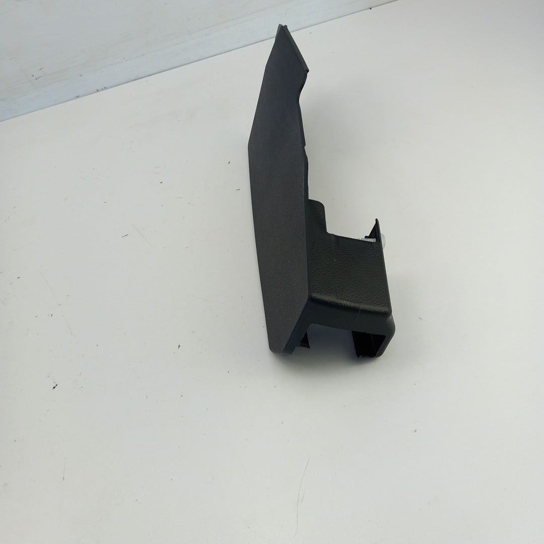 Пластмаса седалка предна лява вътрешна отпред Opel Antara