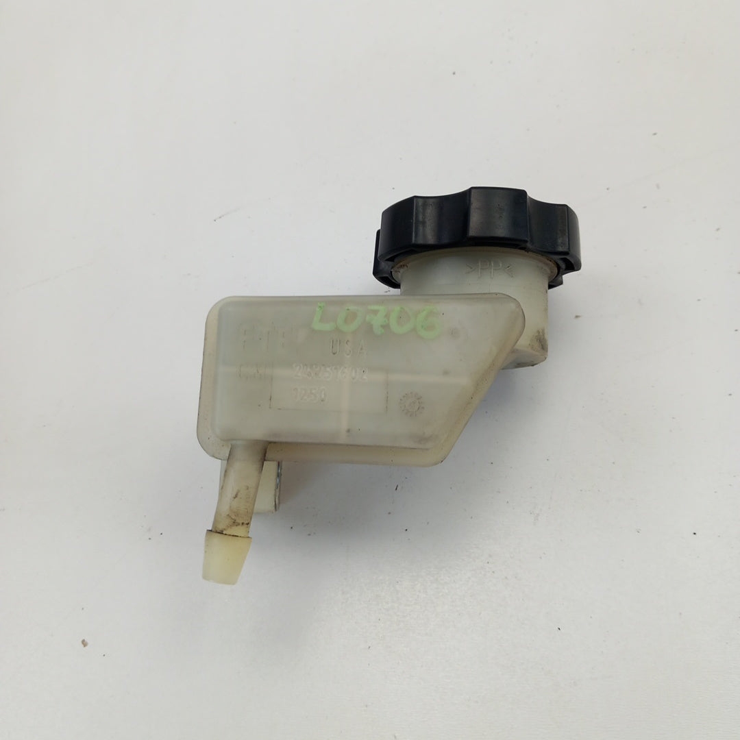 Казанче спирачна течност ГЛАВЕН ЦИЛИНДЪР НА СЪЕДИНИТЕЛ Opel Antara 2,2 CDTI A22DM