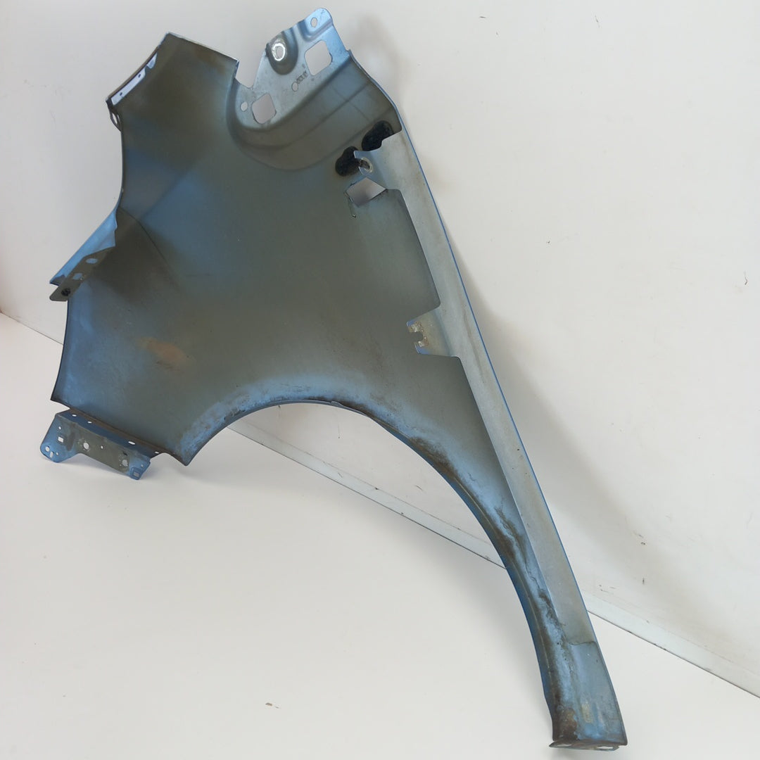 Калник преден десен Crinan Blue / 22R Opel Meriva B