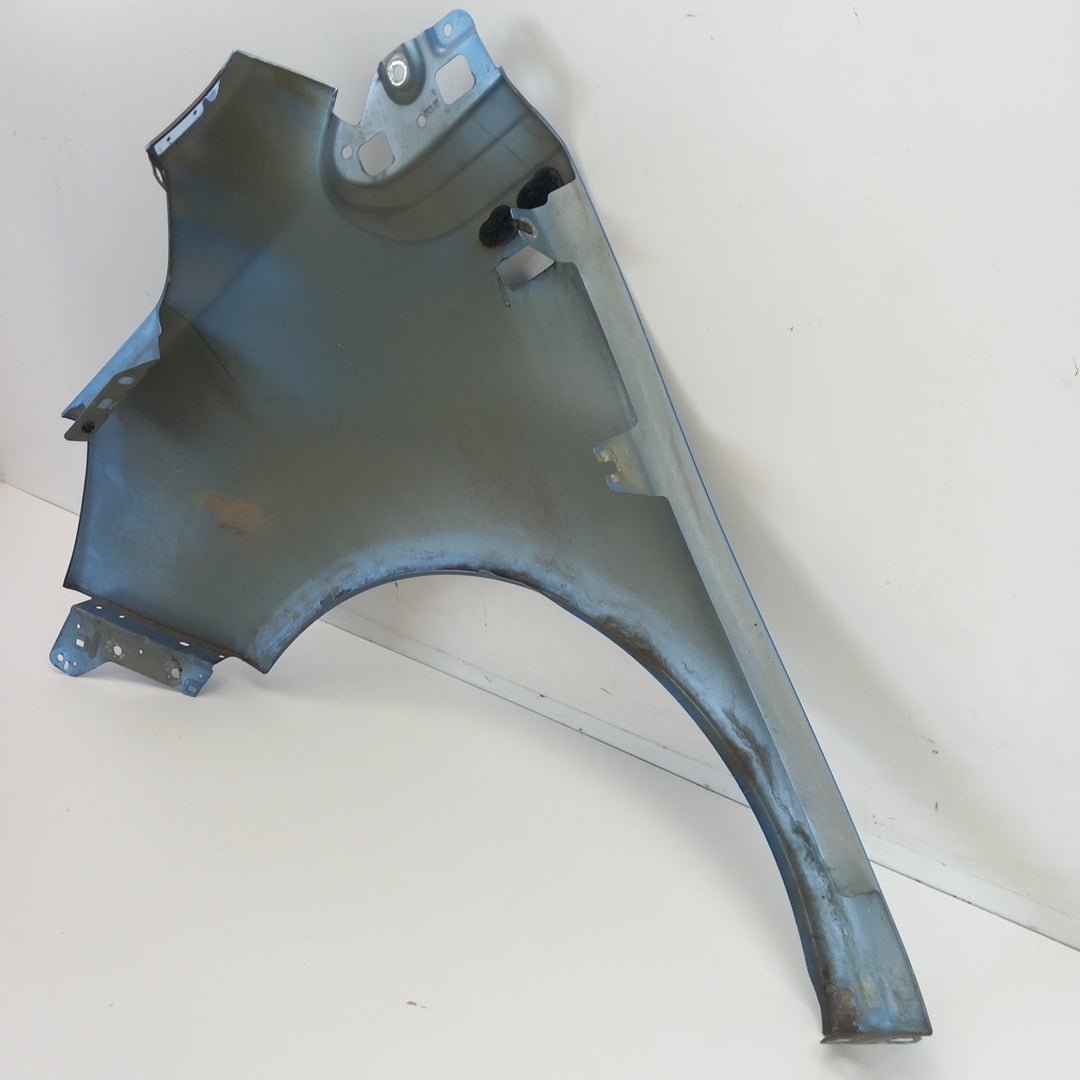 Калник преден десен Crinan Blue / 22R Opel Meriva B