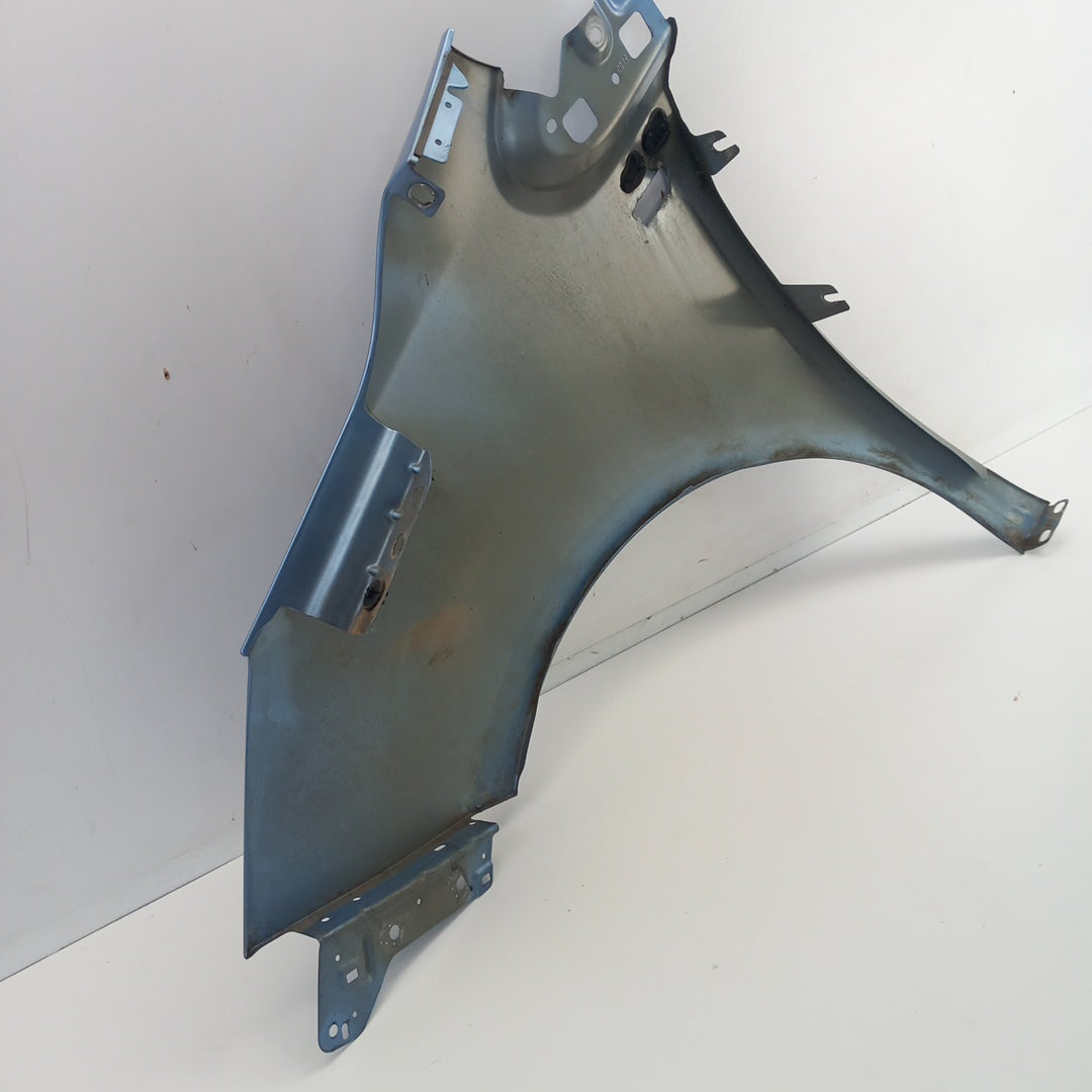 Калник преден десен Crinan Blue / 22R Opel Meriva B