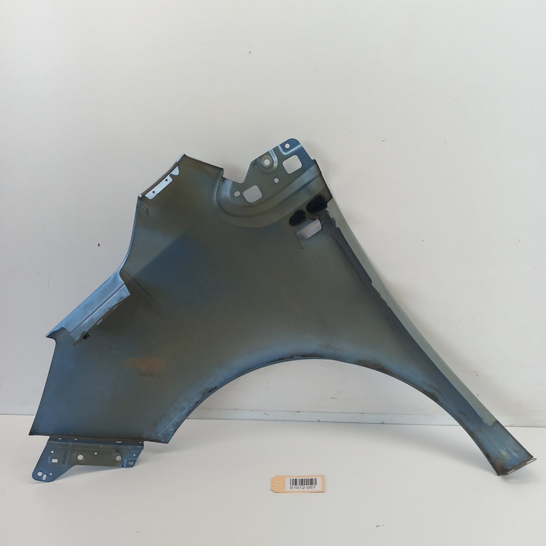 Калник преден десен Crinan Blue / 22R Opel Meriva B