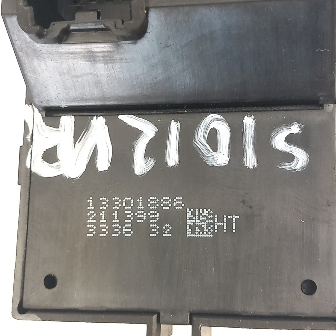 Бутон ел. стъкла предна дясна врата черен Opel Meriva B