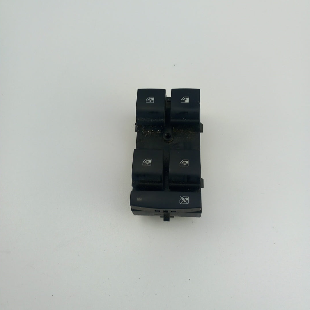 Бутон ел. стъкла предна лява врата черен Opel Meriva B