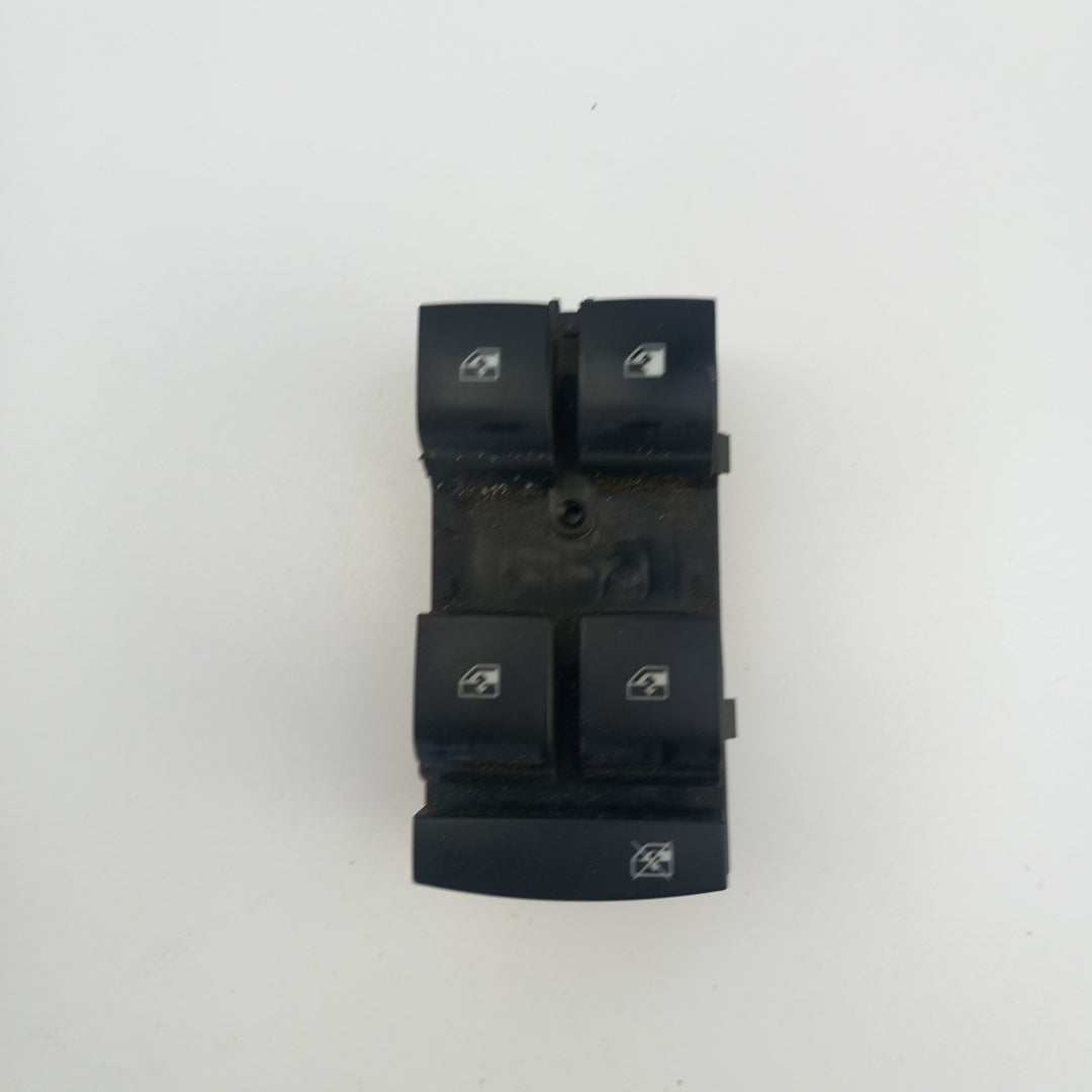 Бутон ел. стъкла предна лява врата черен Opel Meriva B