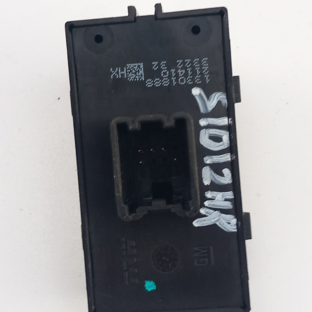 Бутон ел. стъкла задна врата лява / дясна черен Opel Meriva B