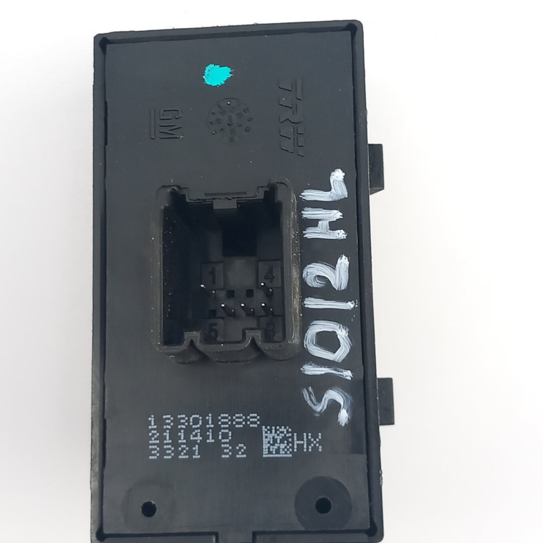 Бутон ел. стъкла задна врата лява / дясна черен Opel Meriva B