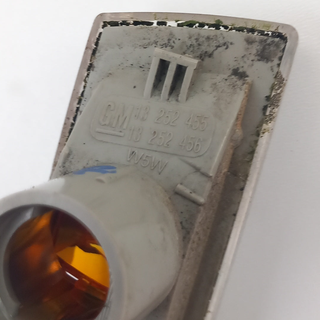 Мигач страничен десен Opel Meriva B