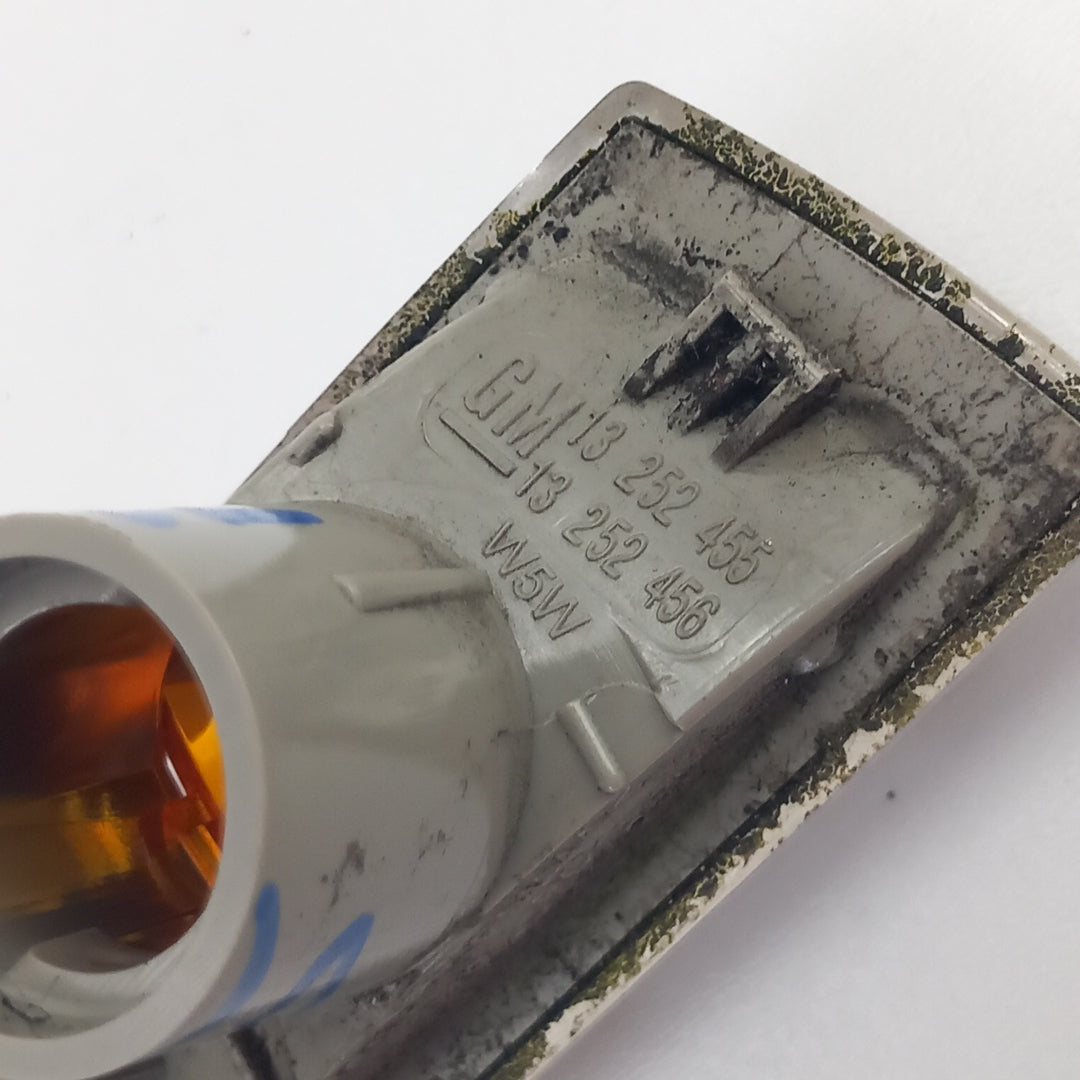 Мигач страничен ляв Opel Meriva B