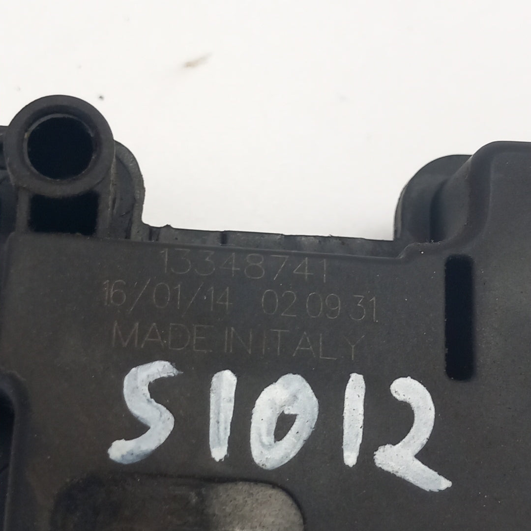 Моторче централно капак резервоар гориво Opel Meriva B