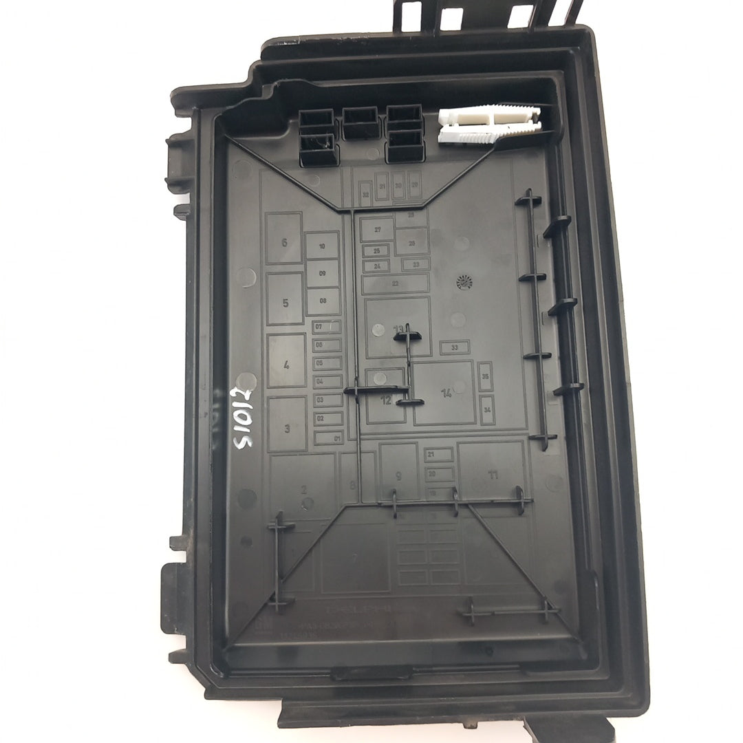 Капак бушониера двигател Opel Meriva B 1,4 B14XER