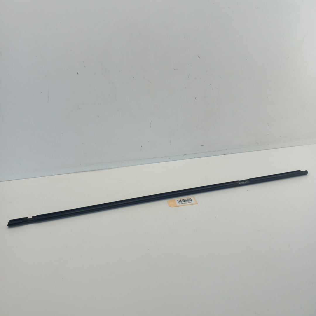 Лайстна стъкло на врата предна дясна външна хром Opel Meriva B