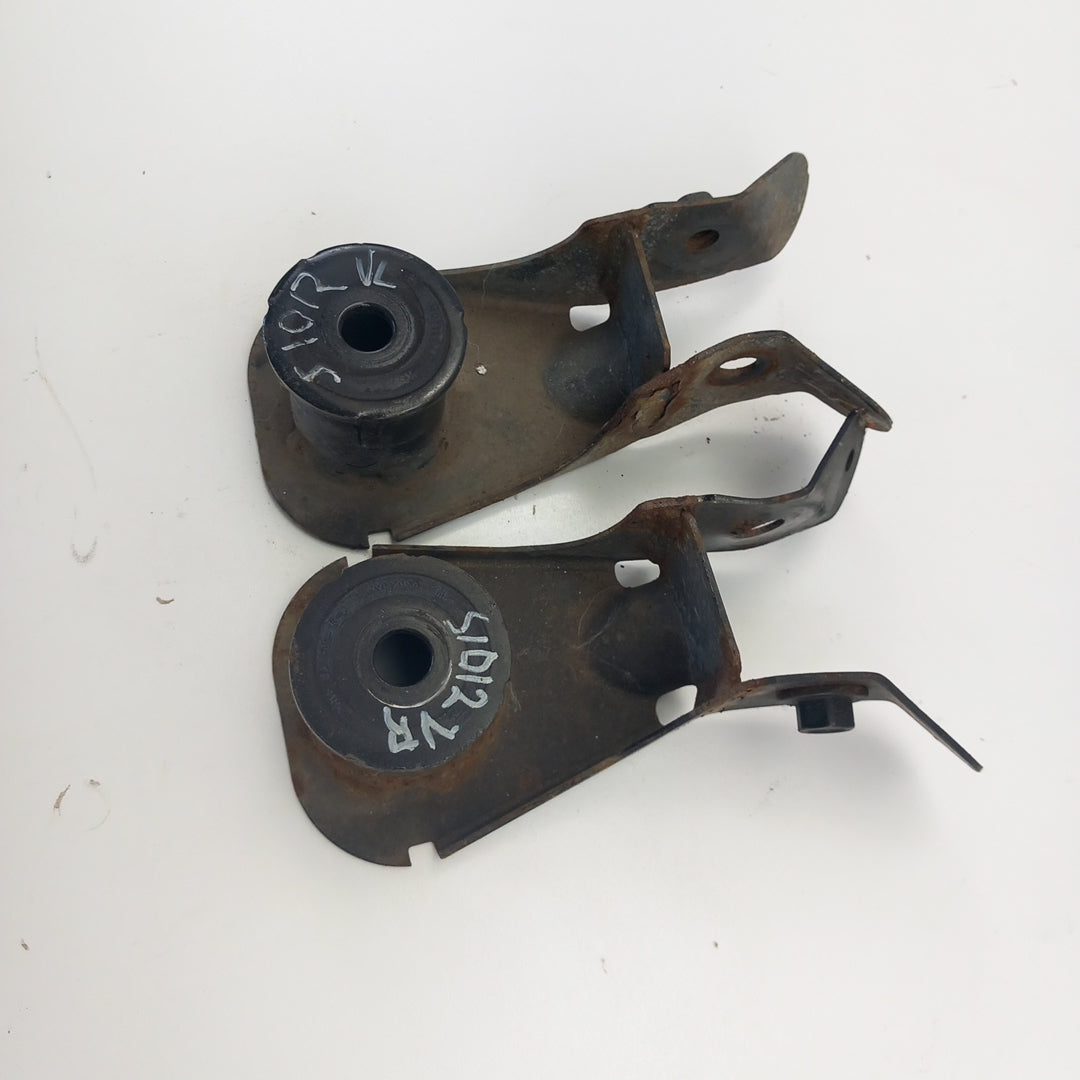 Държач опора предна броня ляв комплект дясно Opel Meriva B