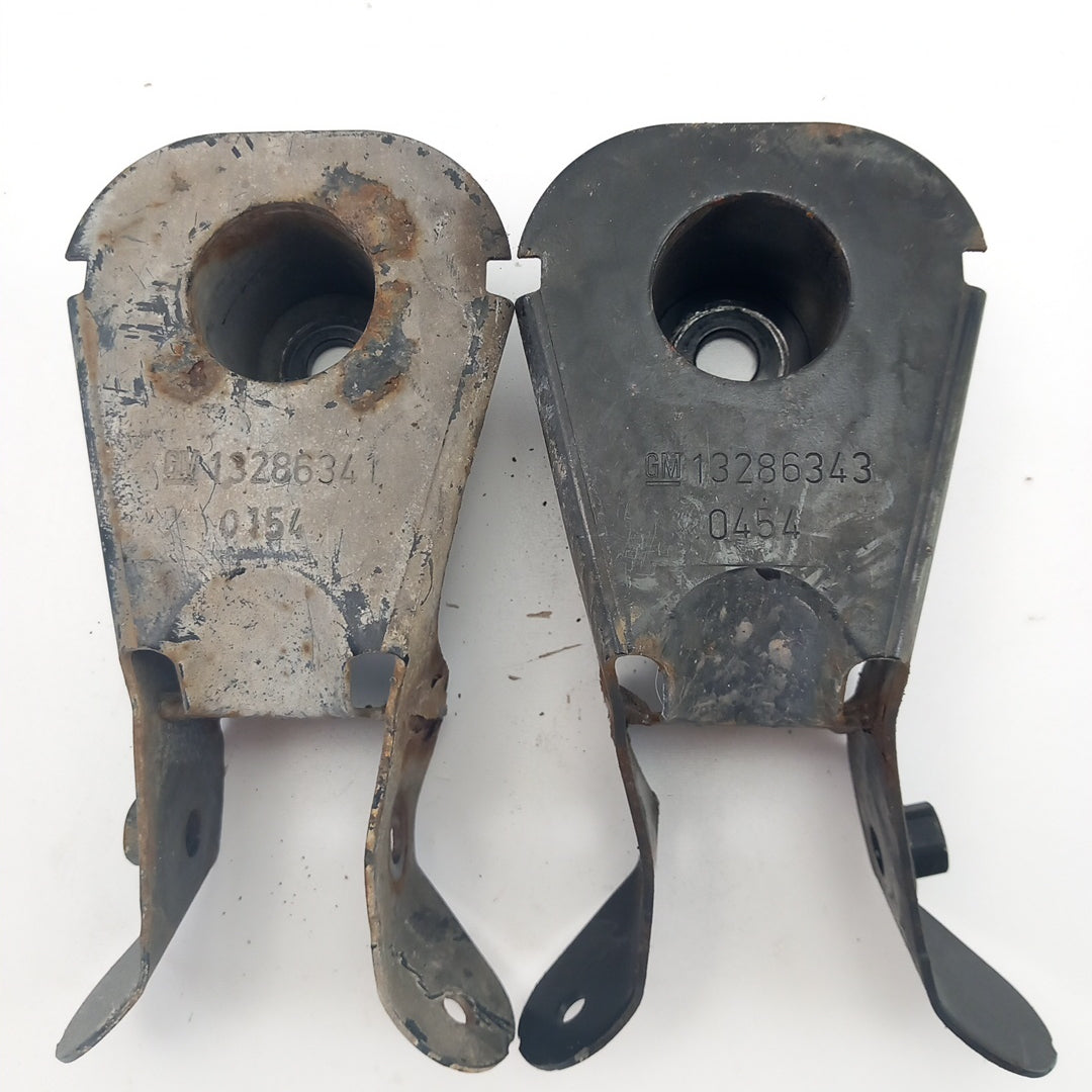 Държач опора предна броня ляв комплект дясно Opel Meriva B