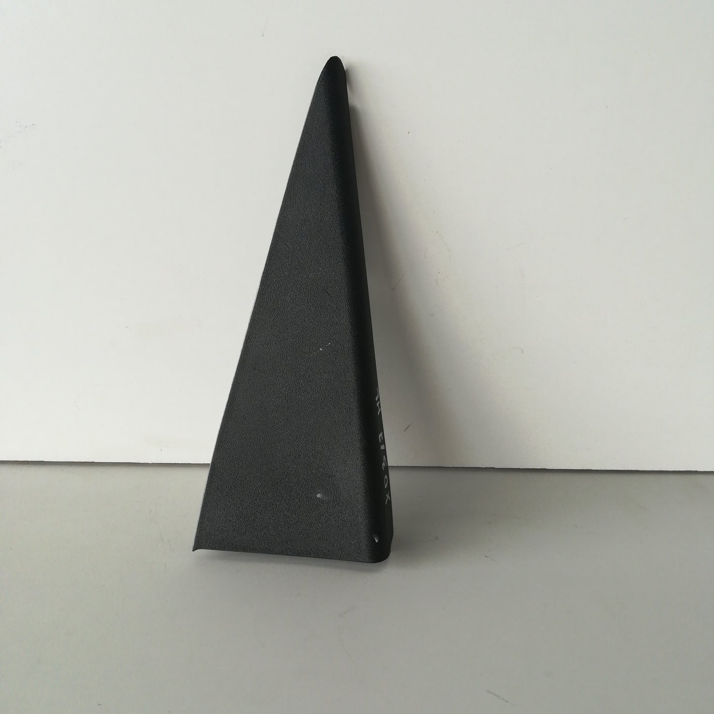 Пластмасов капак триъгълен отзад вътре ляво Meriva A