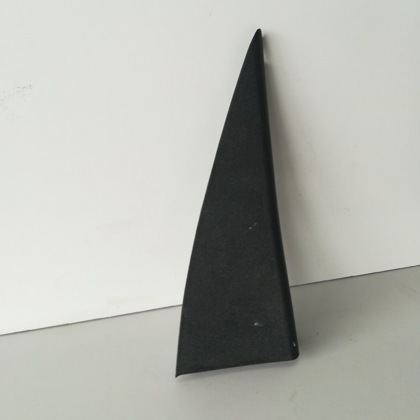 Пластмасов капак триъгълен отзад вътре ляво Meriva A