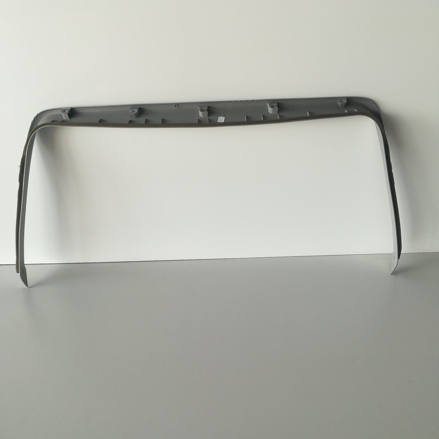 Лайсна пластмасова капак багажник Opel Meriva A