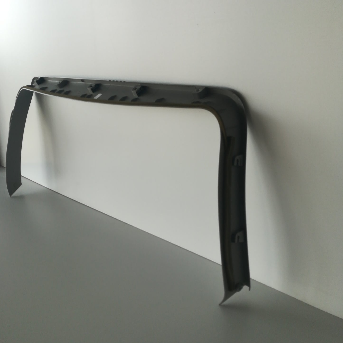 Лайсна пластмасова капак багажник Opel Meriva A