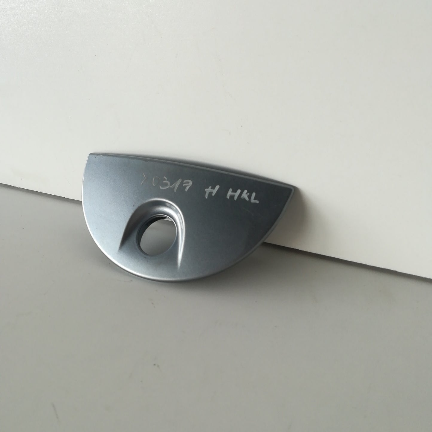 Дръжка външна багажник сив металик Z163 Opel Meriva A