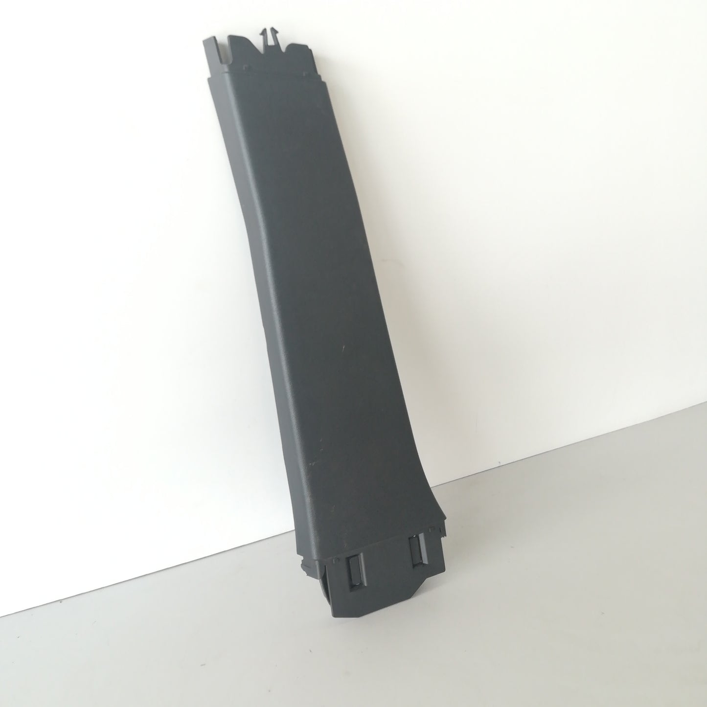 Капак долен ляв средна колона Opel Meriva A