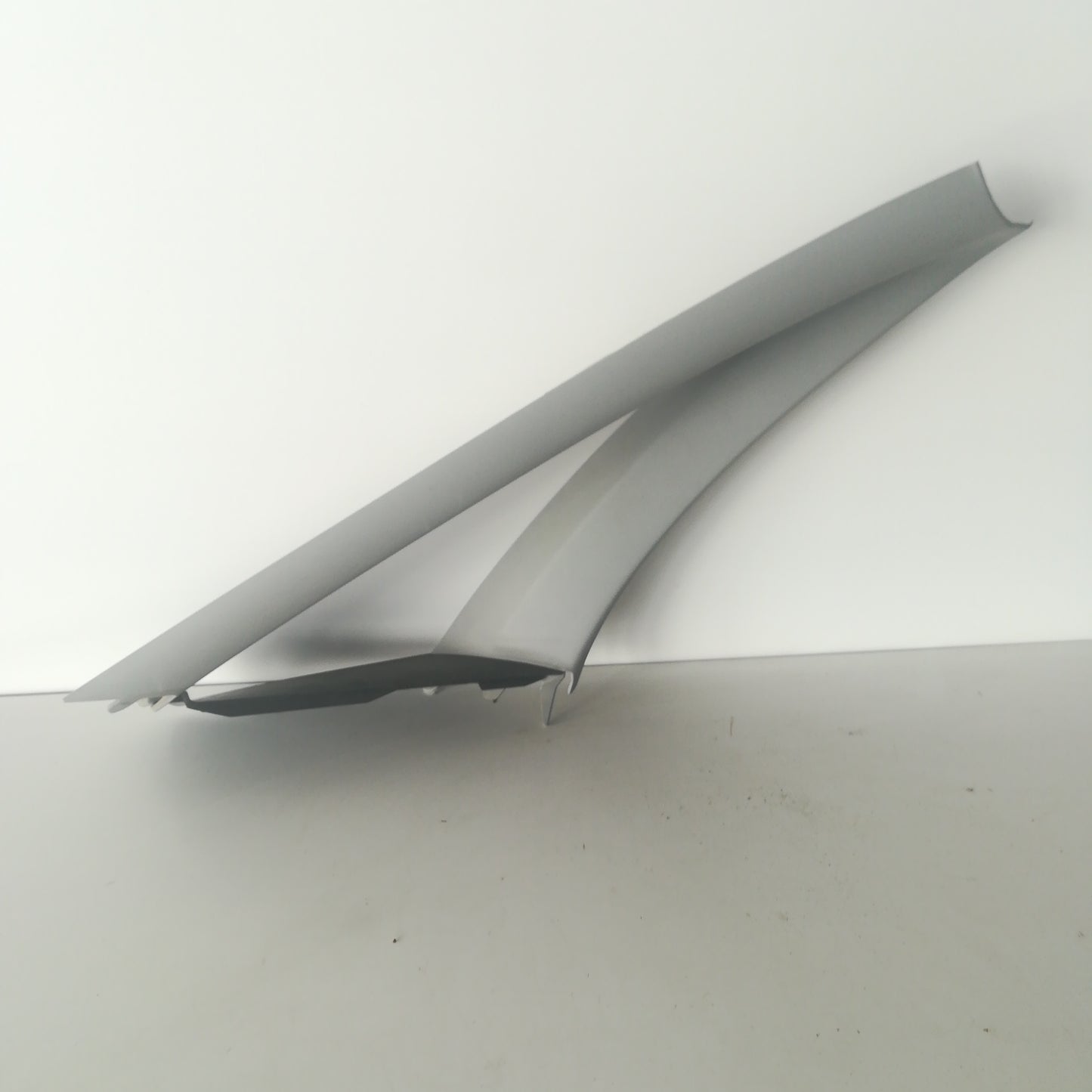 Лайсна дясна предна колона Opel Meriva A