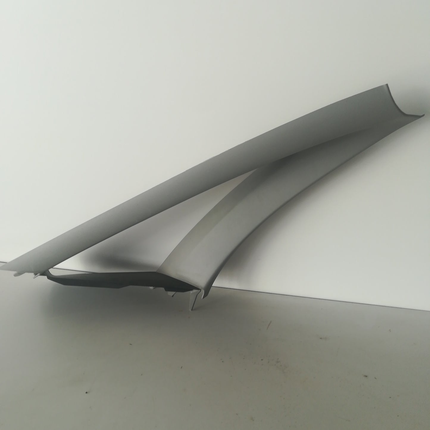 Лайсна дясна предна колона Opel Meriva A