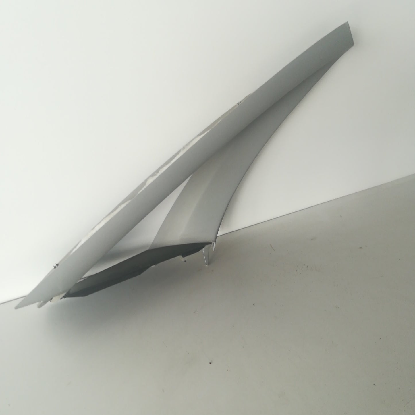 Лайсна дясна предна колона Opel Meriva A