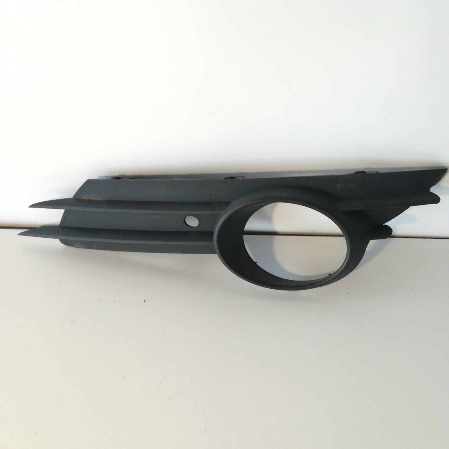 Решетка предна ляв фар за мъгла предна броня Опел Корса Д