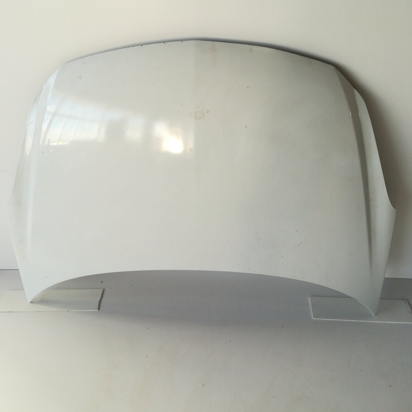 Капак преден бял Z474 Opel Corsa D